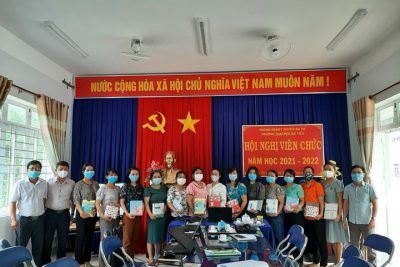 Công Đoàn nhà trường tặng quà nhân ngày phụ nữ Việt Nam 20/10.